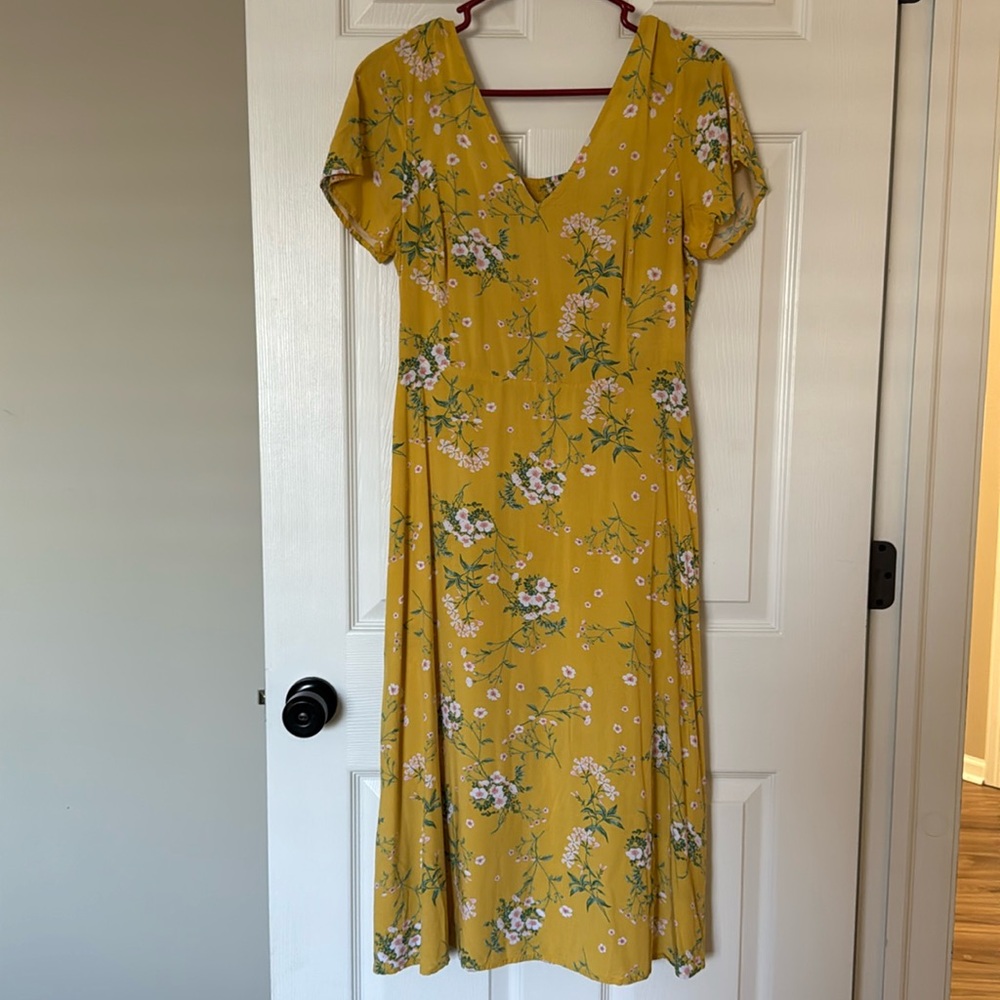 Old Navy Women’s Midi Yellow Floral V Neck Short Sleeve Dress size medium M